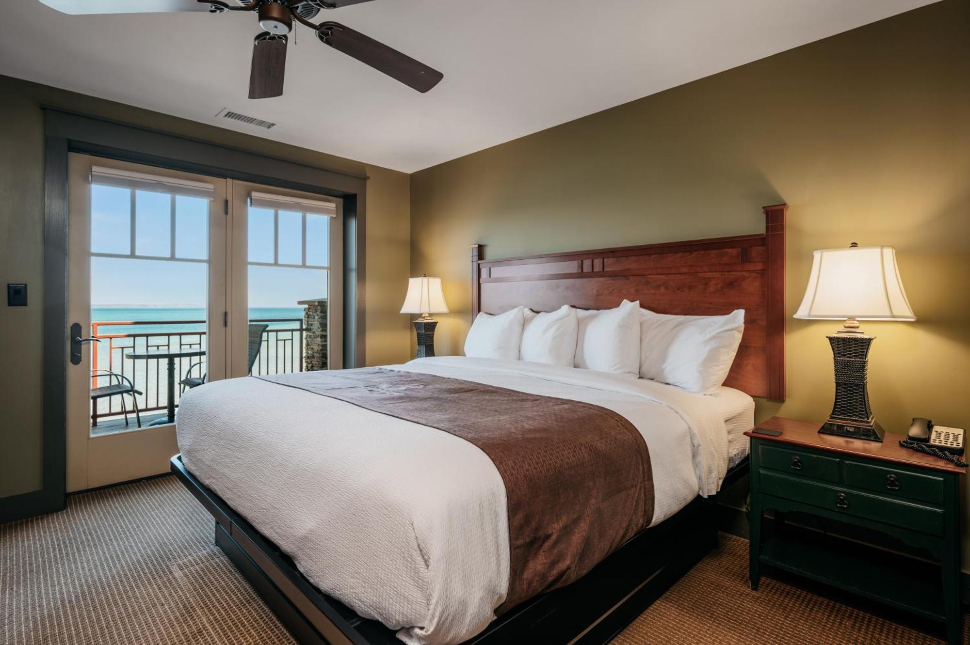 Tamarack Lodge Траверс-Сіті Номер фото