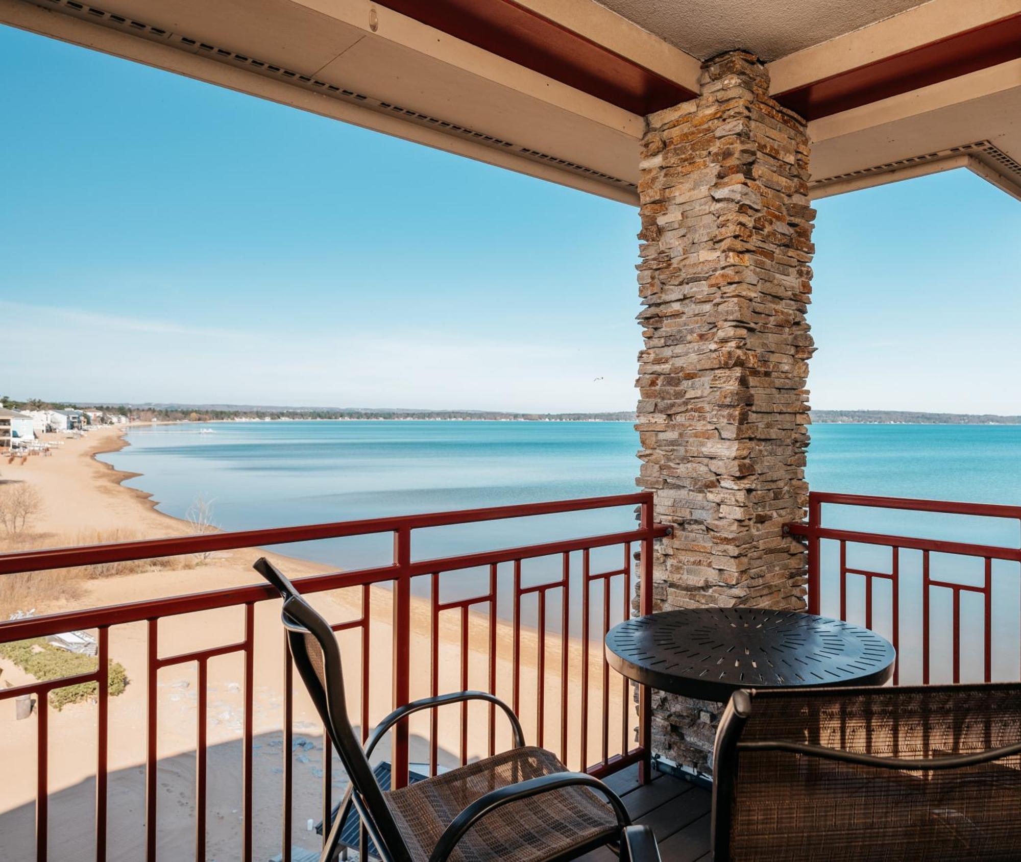 Tamarack Lodge Траверс-Сіті Номер фото